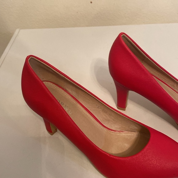 Brand new red pumps smoke free and pet free home - Picture 2 of 4